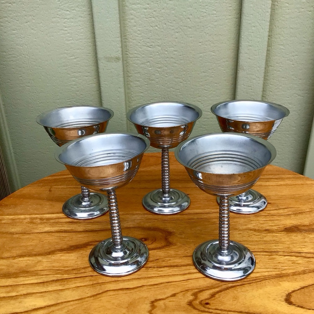 Vintage Stainless Chrome MCM Cocktail Shaker Pitcher with Goblets - Picture 11 of 13